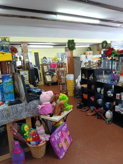 STACIES 516 Yard Sale 