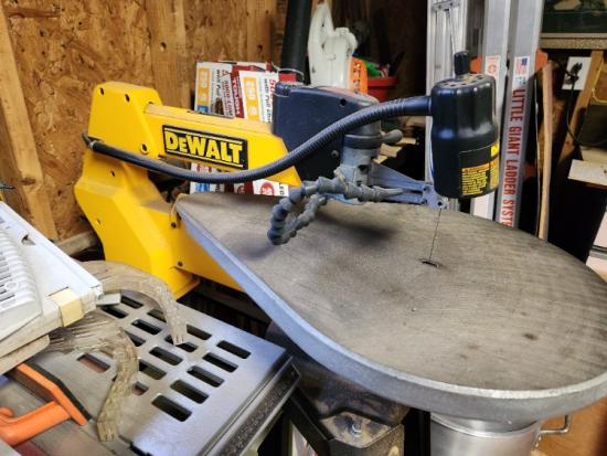 Dewilt DW788 scroll saw 