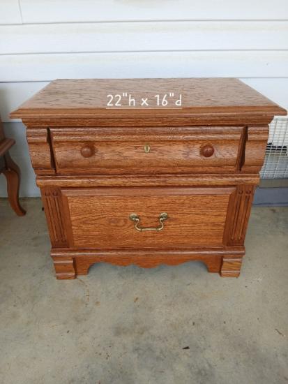 (1) Night stand