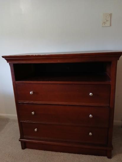 Dresser