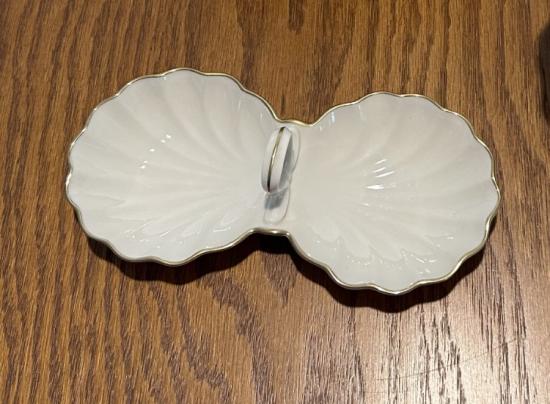 Lenox Nut/Candy/Condiment Ivory Double Shell Server w/Handle