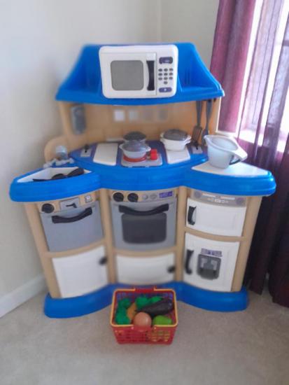 Toy Kitchen