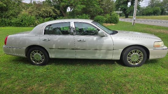 Lincoln Town Car