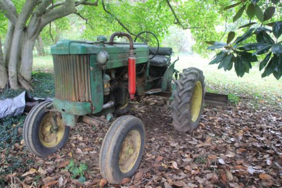 TRACTOR JOHN DEERE MODEL 40  