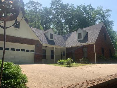 Conveniently Located Hughesville Rental House