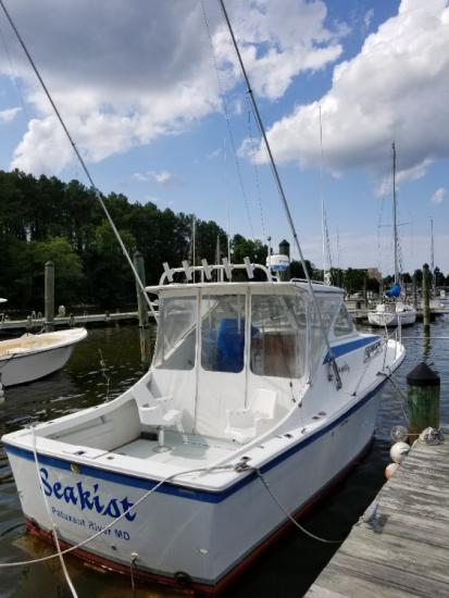 28' Uniflite Salty Dog Sportfisher