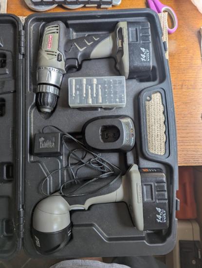 Craftsman Drill / Flashlight Set