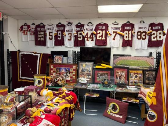 GET YOUR REDSKINS CHRISTMAS PRESENTS TODAY 12-4PM!