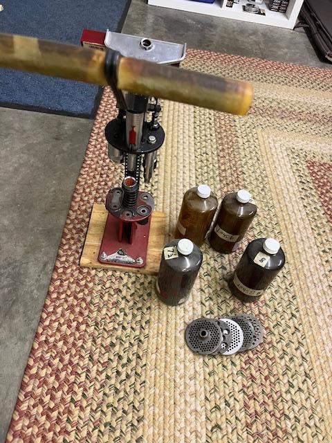 MEC 600 Jr Shotgun Shell Reloading Press w/Accessories