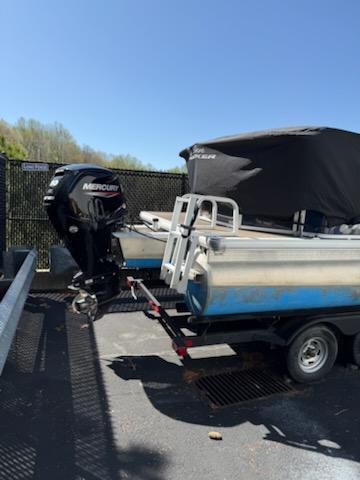 2022 SUNTRACKER PARTY BARGE FOR SALE