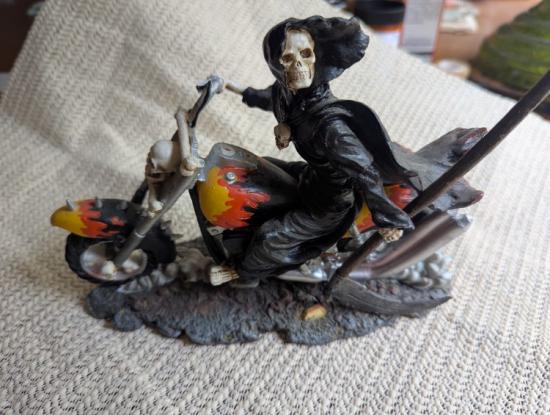 Motorcycle figure WITH damage 