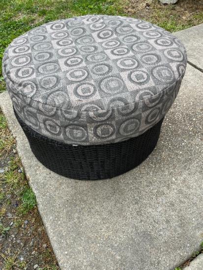 Circle Outdoor ottoman
