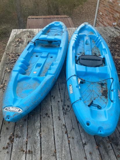 2 kayaks