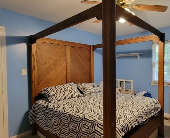 Canopy Bed - Queen